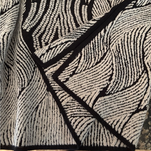 NIC+ZOE Black and White Patterned Sweater - Picture 3 of 4